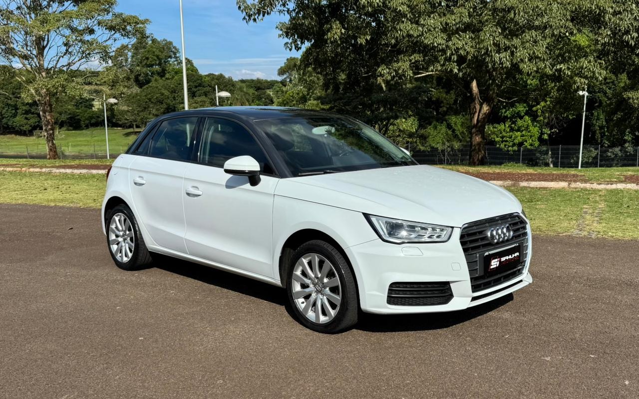 Audi A1 Sportback 1.4 TFSI 5p S-tronic na cor Branco em Londrina / PR - 1010179