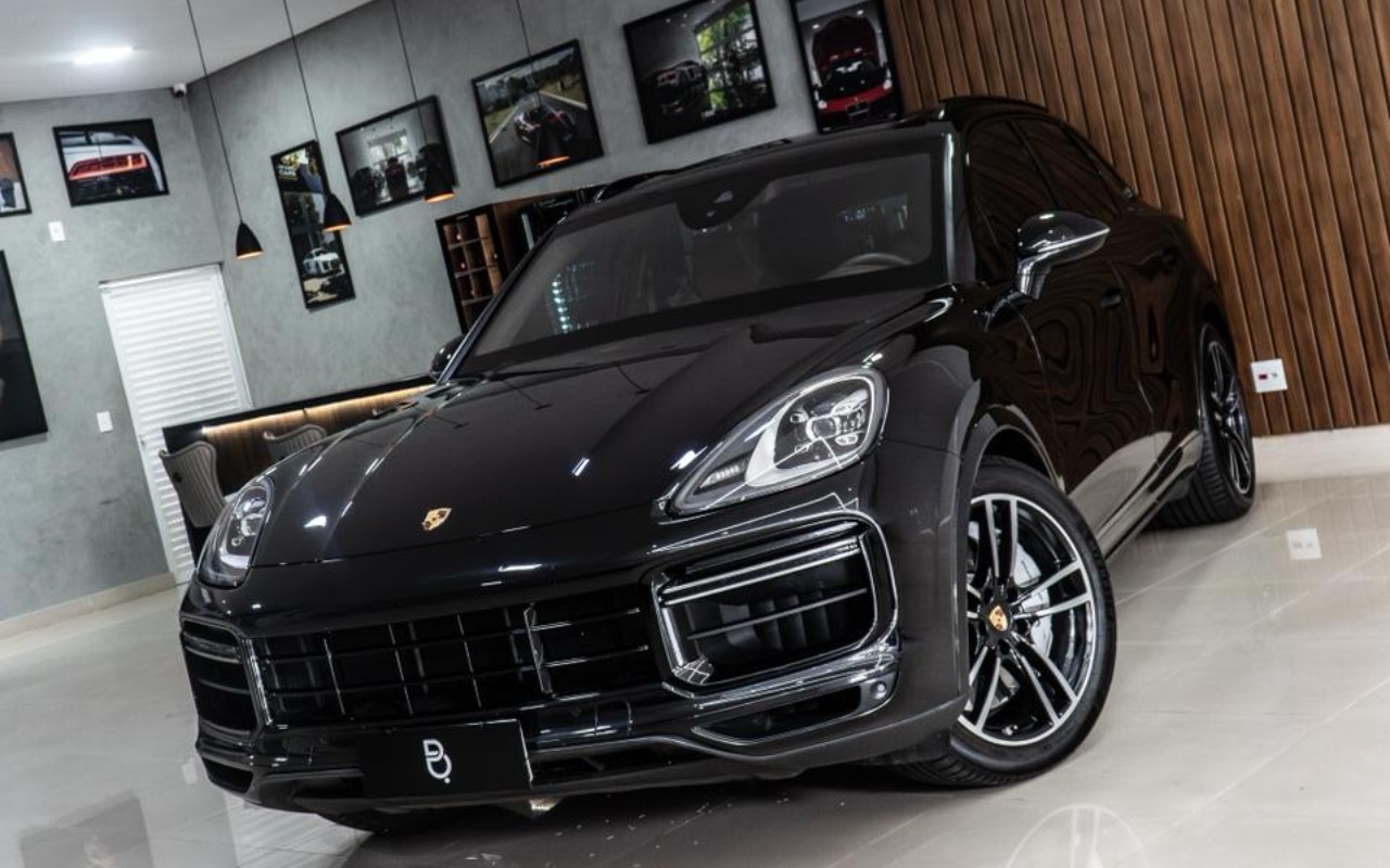 Porsche Cayenne Turbo 4.0 V8 550cv 2019 Preto — foto 1 de 3