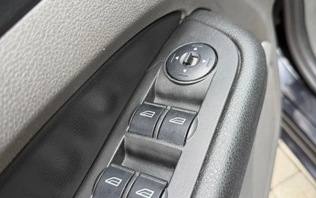 imagem-https://www.socarrao.com.br/sc-vehicle-images-prod/1010289/1789389143538-gb-21612bf.jpeg