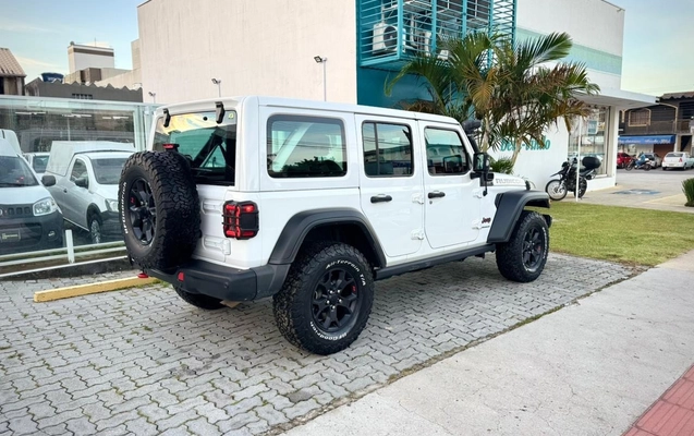 imagem-https://www.socarrao.com.br/sc-vehicle-images-prod/1010517/1776362777152-61fd8938-5224-463d-86b2-830d463b99a8.jpg