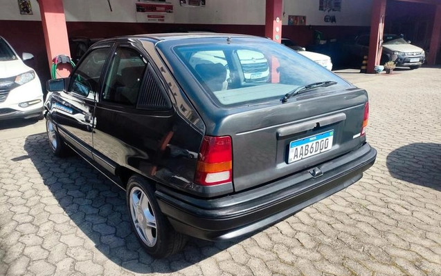 imagem-https://www.socarrao.com.br/sc-vehicle-images-prod/1010576/1786113490071-7743501_15_B_1edac4f38d.jpeg
