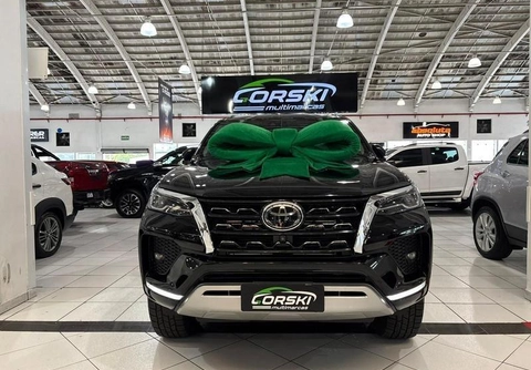 Toyota Hilux SW4 2022 Preto — foto 1 de 3