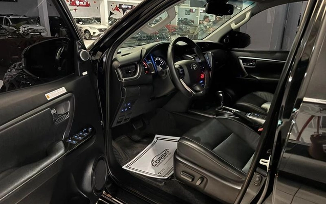 imagem-https://www.socarrao.com.br/sc-vehicle-images-prod/1010603/1792165480482-7990207_10_B_9bda076ef0.jpeg