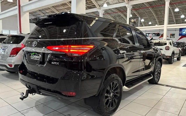 imagem-https://www.socarrao.com.br/sc-vehicle-images-prod/1010603/1792165480504-7990207_14_B_9bdb8d52cf.jpeg