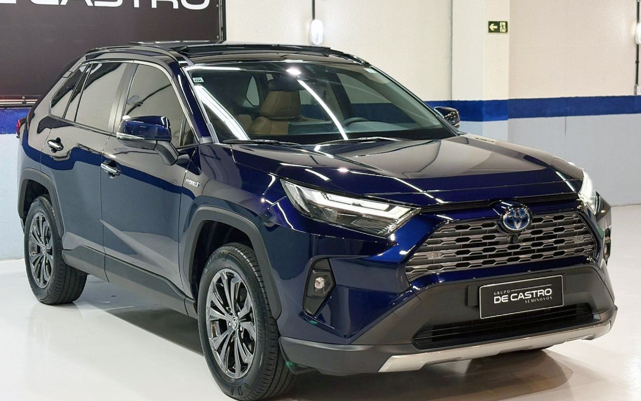 imagem-https://www.socarrao.com.br/sc-vehicle-images-prod/1010903/1776367608704-VE9ZT1RBIFJBVjQgMi41IFNYIENPTk5FQ1QgNHg0IEjDjUJSSURPIC0gMjAyNCAtIEFaVUwgLSBSWVc4RjU1ICg4KS5qcGc.jpg