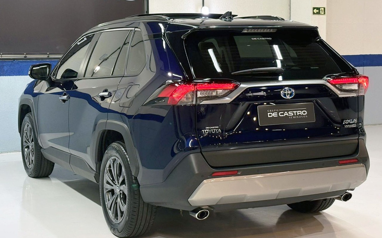 imagem-https://www.socarrao.com.br/sc-vehicle-images-prod/1010903/1776367608762-VE9ZT1RBIFJBVjQgMi41IFNYIENPTk5FQ1QgNHg0IEjDjUJSSURPIC0gMjAyNCAtIEFaVUwgLSBSWVc4RjU1ICg0KS5qcGc.jpg