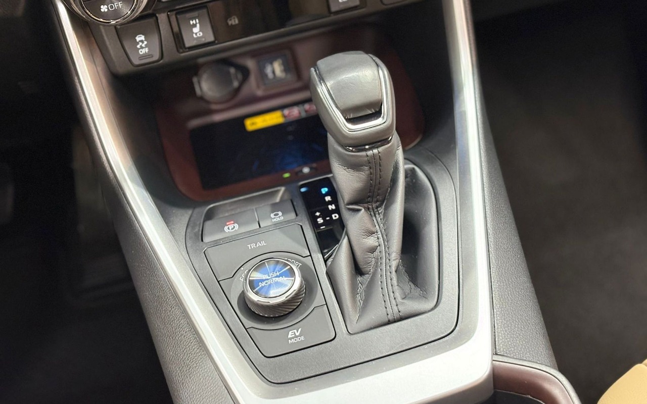 imagem-https://www.socarrao.com.br/sc-vehicle-images-prod/1010903/1776367609853-VE9ZT1RBIFJBVjQgMi41IFNYIENPTk5FQ1QgNHg0IEjDjUJSSURPIC0gMjAyNCAtIEFaVUwgLSBSWVc4RjU1ICgyMCkuanBn.jpg