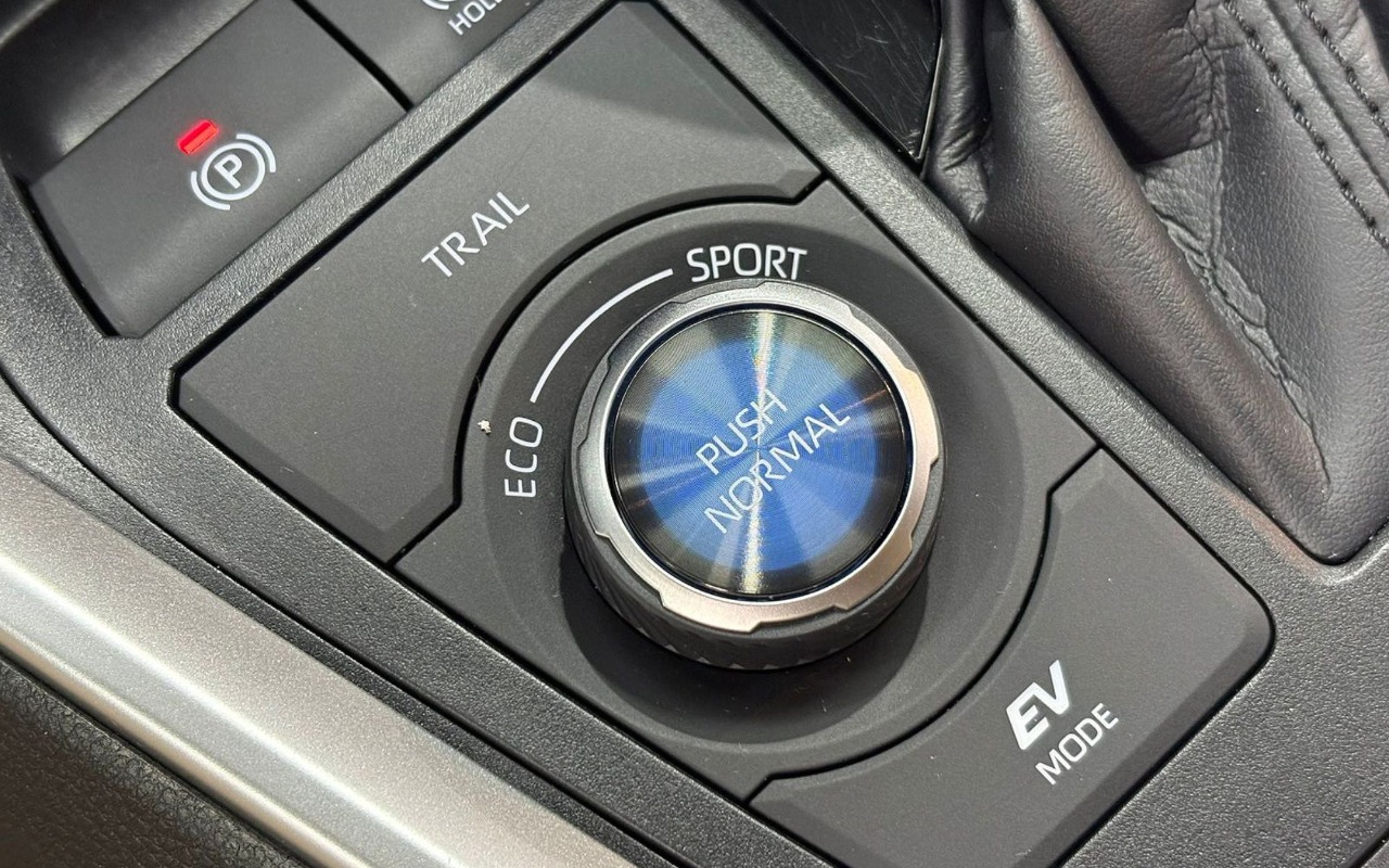 imagem-https://www.socarrao.com.br/sc-vehicle-images-prod/1010903/1776367609957-VE9ZT1RBIFJBVjQgMi41IFNYIENPTk5FQ1QgNHg0IEjDjUJSSURPIC0gMjAyNCAtIEFaVUwgLSBSWVc4RjU1ICgyMSkuanBn.jpg