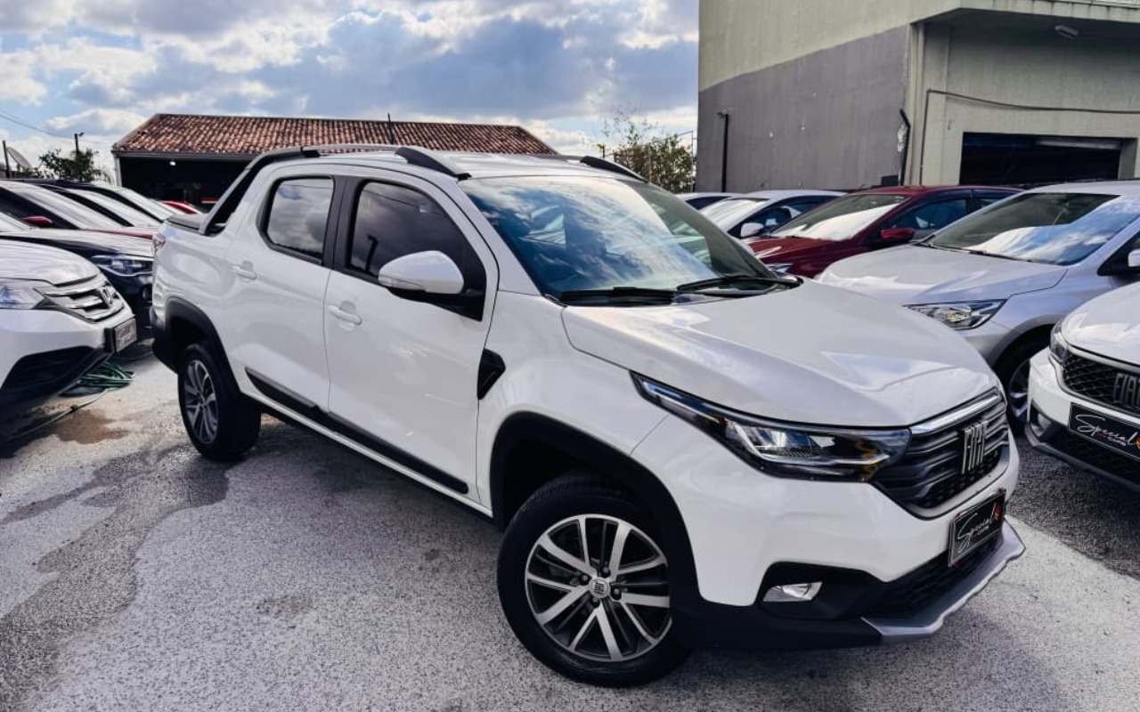 Fiat Strada Volcano 1.3 Flex 8V CD na cor Branco em Pinhais / PR - 1011057