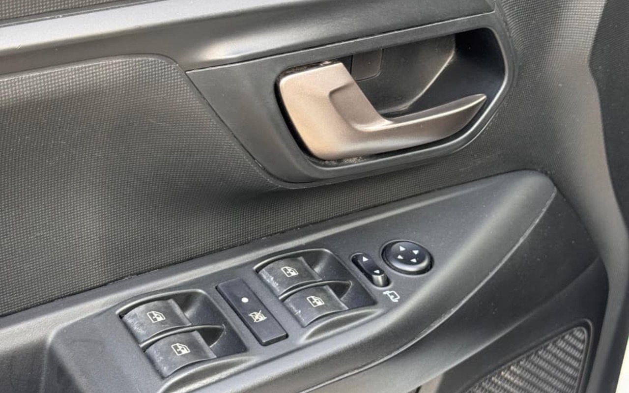 imagem-https://www.socarrao.com.br/sc-vehicle-images-prod/1011057/1776369882204-V2hhdHNBcHAgSW1hZ2UgMjAyNi0wNC0xNiBhdCAxNS41MS4yNiAoMSkuanBlZw.jpeg