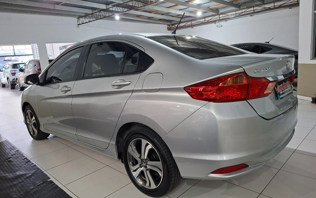 imagem-https://www.socarrao.com.br/sc-vehicle-images-prod/1011459/1776384837799-My5qcGc.jpg