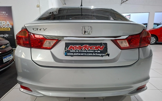 imagem-https://www.socarrao.com.br/sc-vehicle-images-prod/1011459/1776384838283-MTAuanBn.jpg