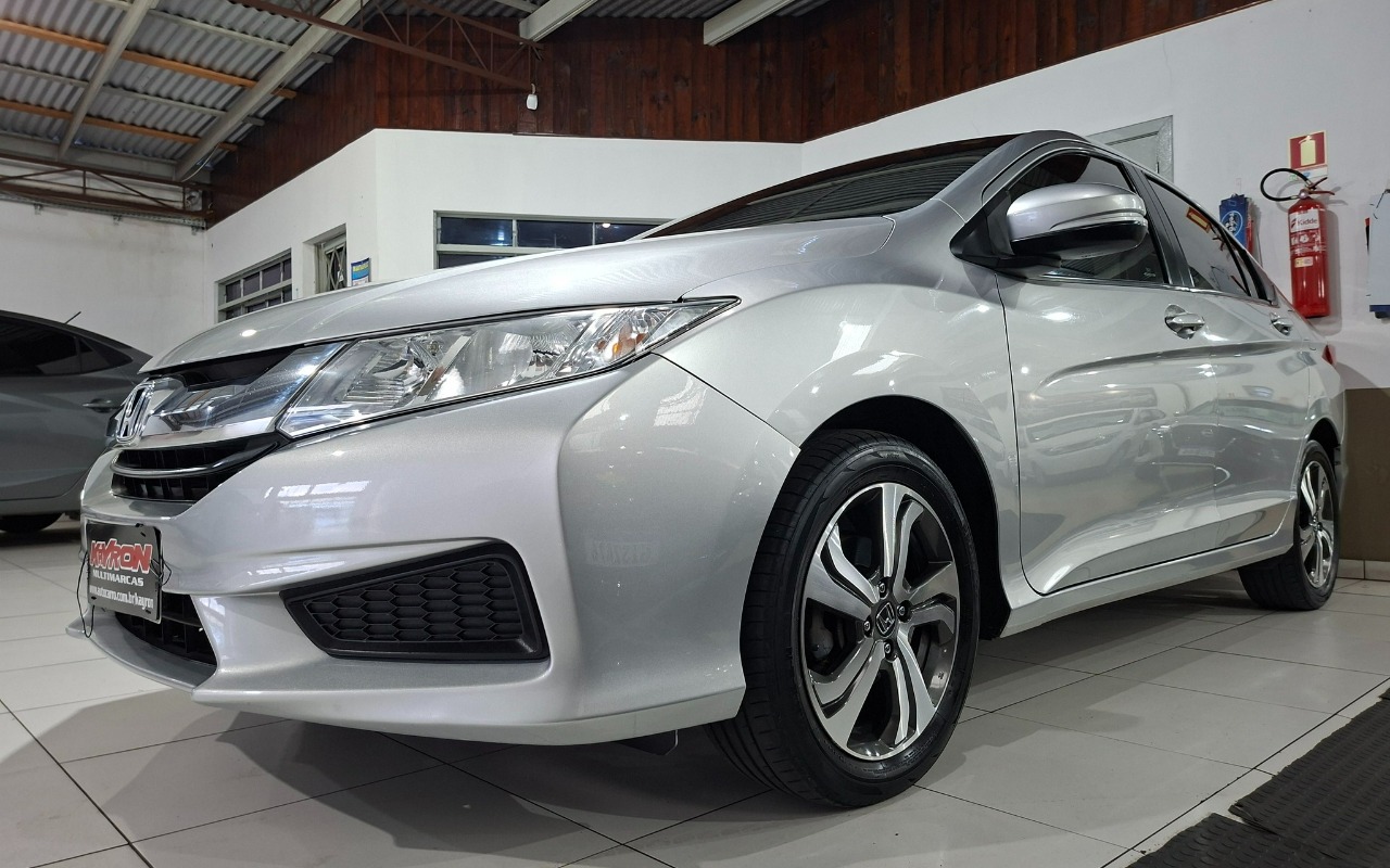 imagem-https://www.socarrao.com.br/sc-vehicle-images-prod/1011459/1776384838574-MTQuanBn.jpg