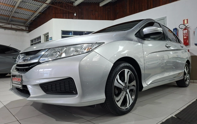imagem-https://www.socarrao.com.br/sc-vehicle-images-prod/1011459/1776384838574-MTQuanBn.jpg