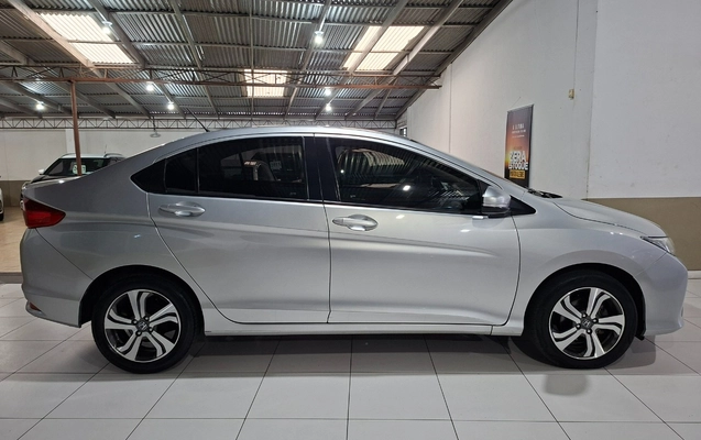 imagem-https://www.socarrao.com.br/sc-vehicle-images-prod/1011459/1776384838798-MTYuanBn.jpg