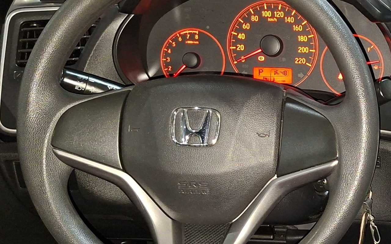 imagem-https://www.socarrao.com.br/sc-vehicle-images-prod/1011459/1776384839000-MTkuanBlZw.jpeg