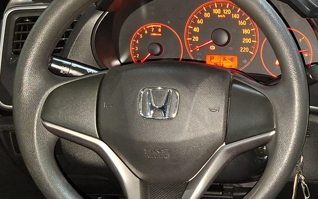 imagem-https://www.socarrao.com.br/sc-vehicle-images-prod/1011459/1776384839000-MTkuanBlZw.jpeg