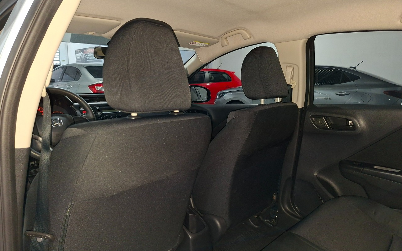 imagem-https://www.socarrao.com.br/sc-vehicle-images-prod/1011459/1776384839472-MjUuanBn.jpg