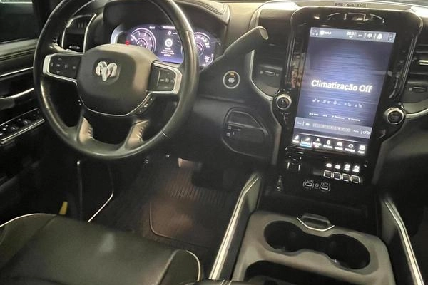imagem-https://www.socarrao.com.br/sc-vehicle-images-prod/1012062/1784301508346-8001698_14_B_4982f532dc.jpeg