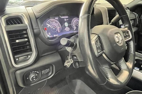 imagem-https://www.socarrao.com.br/sc-vehicle-images-prod/1012062/1784301508349-8001698_18_B_63d0faeba6.jpeg