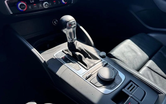 imagem-https://www.socarrao.com.br/sc-vehicle-images-prod/1013318/1789653012138-7922578_17_B_7a86d70d0a.jpeg