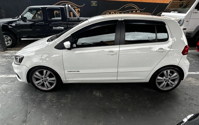 imagem-https://www.socarrao.com.br/sc-vehicle-images-prod/1013321/1789754920105-CEgodNeFGbRXxf7gE31Uh2RBfc0XrNX6.jpg