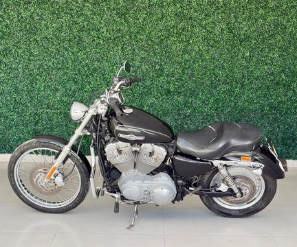 HARLEY-DAVIDSON XL 883 CUSTOM 2007 Preto — foto 1 de 3