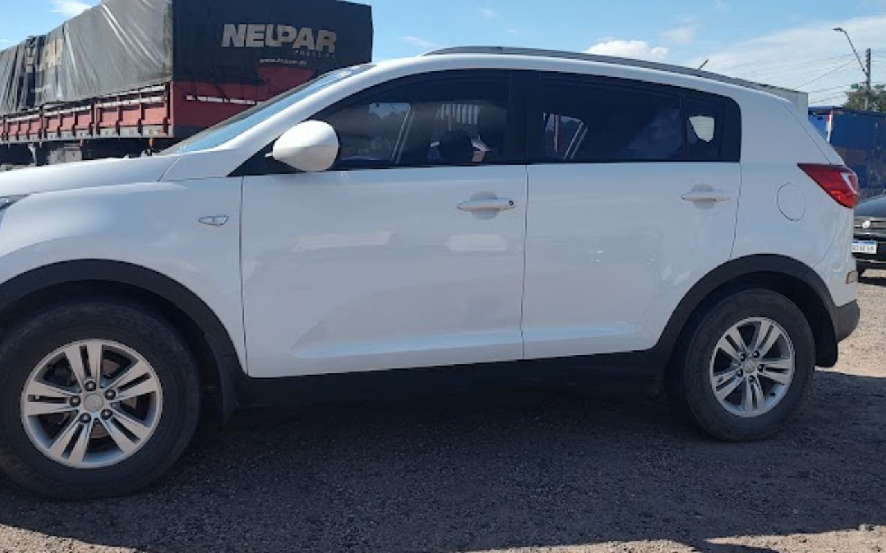 imagem-https://www.socarrao.com.br/sc-vehicle-images-prod/1013590/1776443946016-SU1HXzIwMjYwNDE2XzE0Mzk1ODIyM19IRFIuanBn.jpg