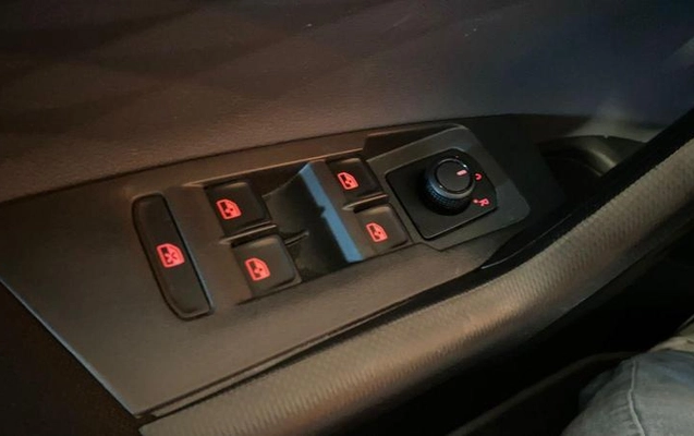 imagem-https://www.socarrao.com.br/sc-vehicle-images-prod/1013668/1790188049579-8001938_0_B_957d51bc10.jpeg