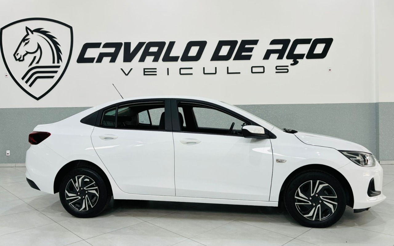 Chevrolet Onix SEDAN Plus LT 1.0 12V Flex 4p Mec. na cor Branco em Ponta Grossa / PR - 1013993