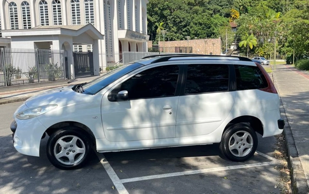 imagem-https://www.socarrao.com.br/sc-vehicle-images-prod/1014011/1776449025613-SU1HLTIwMjYwNDE3LVdBMDEwMC5qcGc.jpg