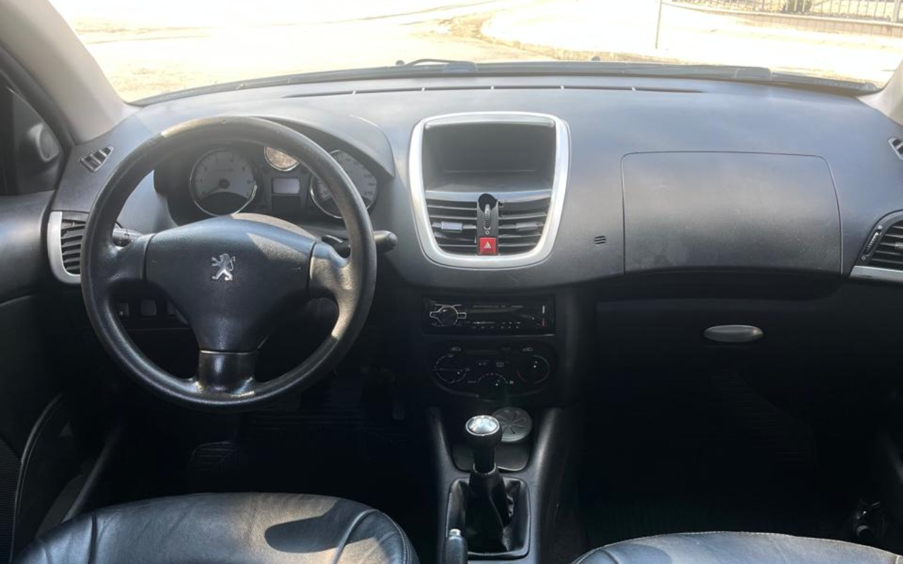 imagem-https://www.socarrao.com.br/sc-vehicle-images-prod/1014011/1776449026128-SU1HLTIwMjYwNDE3LVdBMDA5Ny5qcGc.jpg