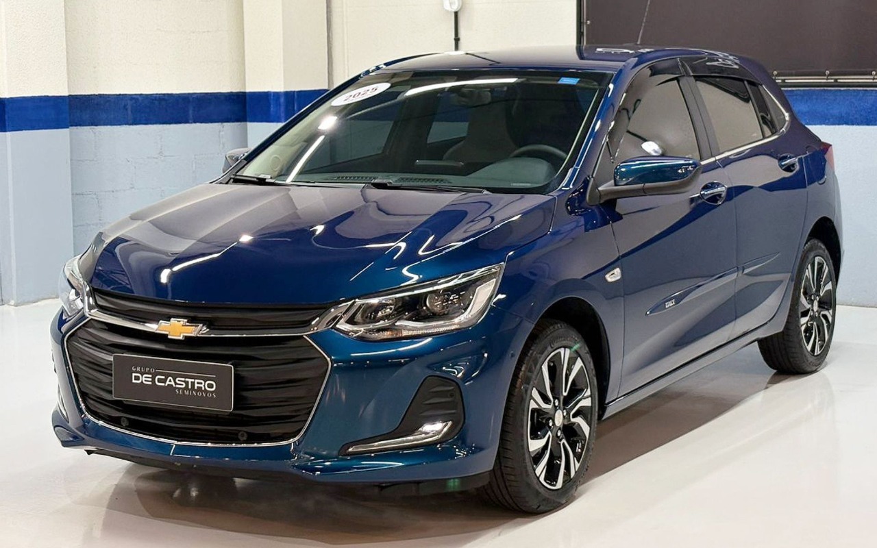Chevrolet Onix HATCH PREM. 1.0 12V TB Flex 5p Aut. na cor Azul em Curitiba / PR - 1014100