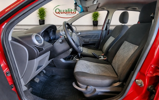 imagem-https://www.socarrao.com.br/sc-vehicle-images-prod/1014108/1788381311576-MTIucG5n.png