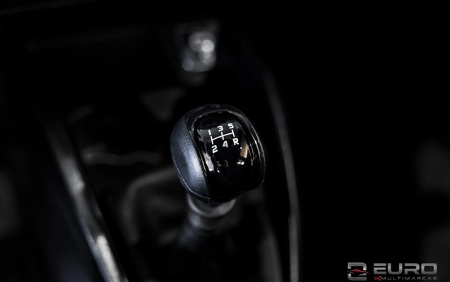 imagem-https://www.socarrao.com.br/sc-vehicle-images-prod/1014152/1785787702174-39ae57d28df04206a54597d86fa13532_1777376204146.jpg