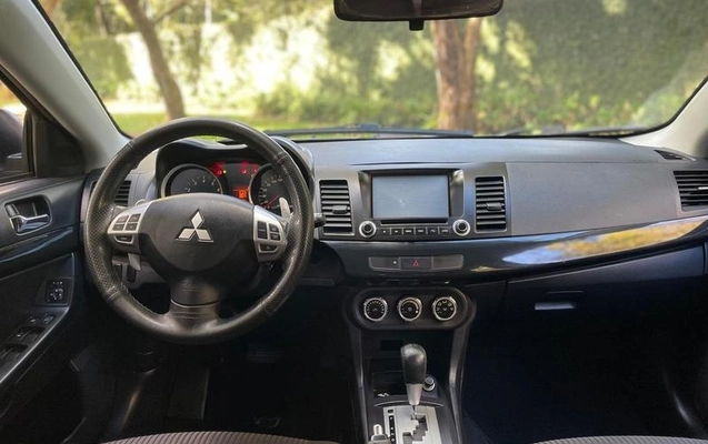 imagem-https://www.socarrao.com.br/sc-vehicle-images-prod/1014206/1788636845566-7950642_3_B_17fc6c423e.jpeg