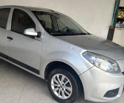 Renault Sandero 2014 Prata — foto 1 de 3
