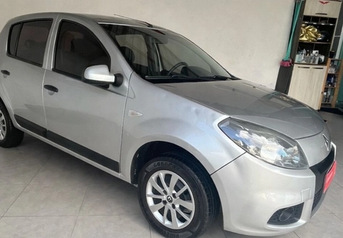 Renault Sandero 2014 Prata — foto 1 de 3