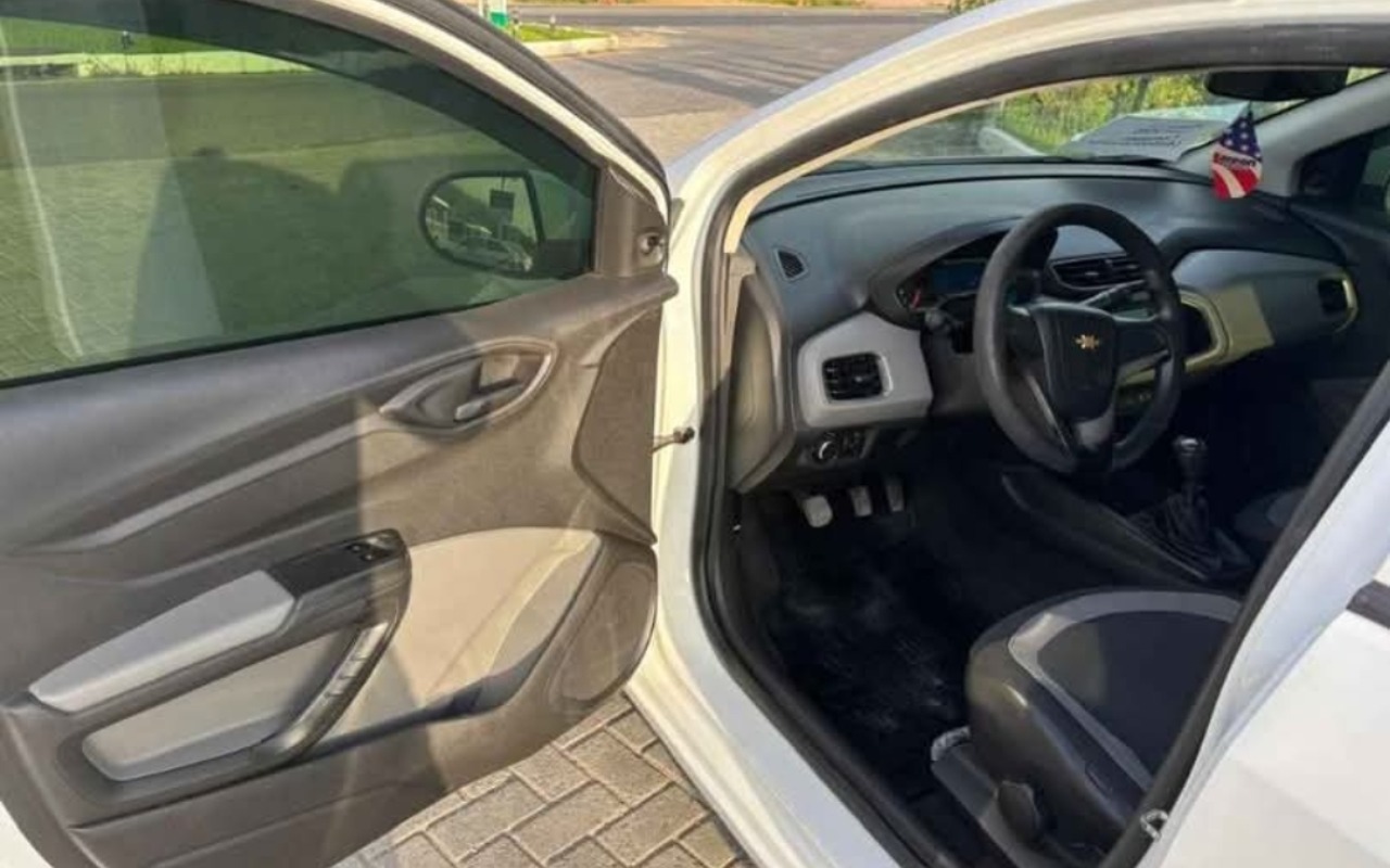 imagem-https://www.socarrao.com.br/sc-vehicle-images-prod/1015080/1776474776675-U2NyZWVuc2hvdF8yMDI2LTA0LTA4LTExLTIzLTM2LTYxMV9jb20uZmFjZWJvb2sua2F0YW5hLWVkaXQuanBn.jpg