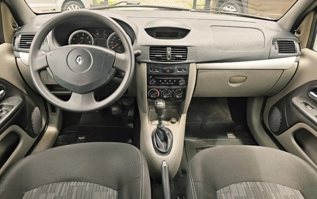 imagem-https://www.socarrao.com.br/sc-vehicle-images-prod/1015518/1777036162801-SZYTKtbqyjRMQ0IECr43R14aU6jIxA7t.jpg