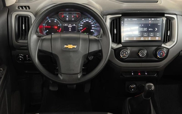imagem-https://www.socarrao.com.br/sc-vehicle-images-prod/1015628/1788639411259-7977505_16_B_7b6cf91680.jpeg