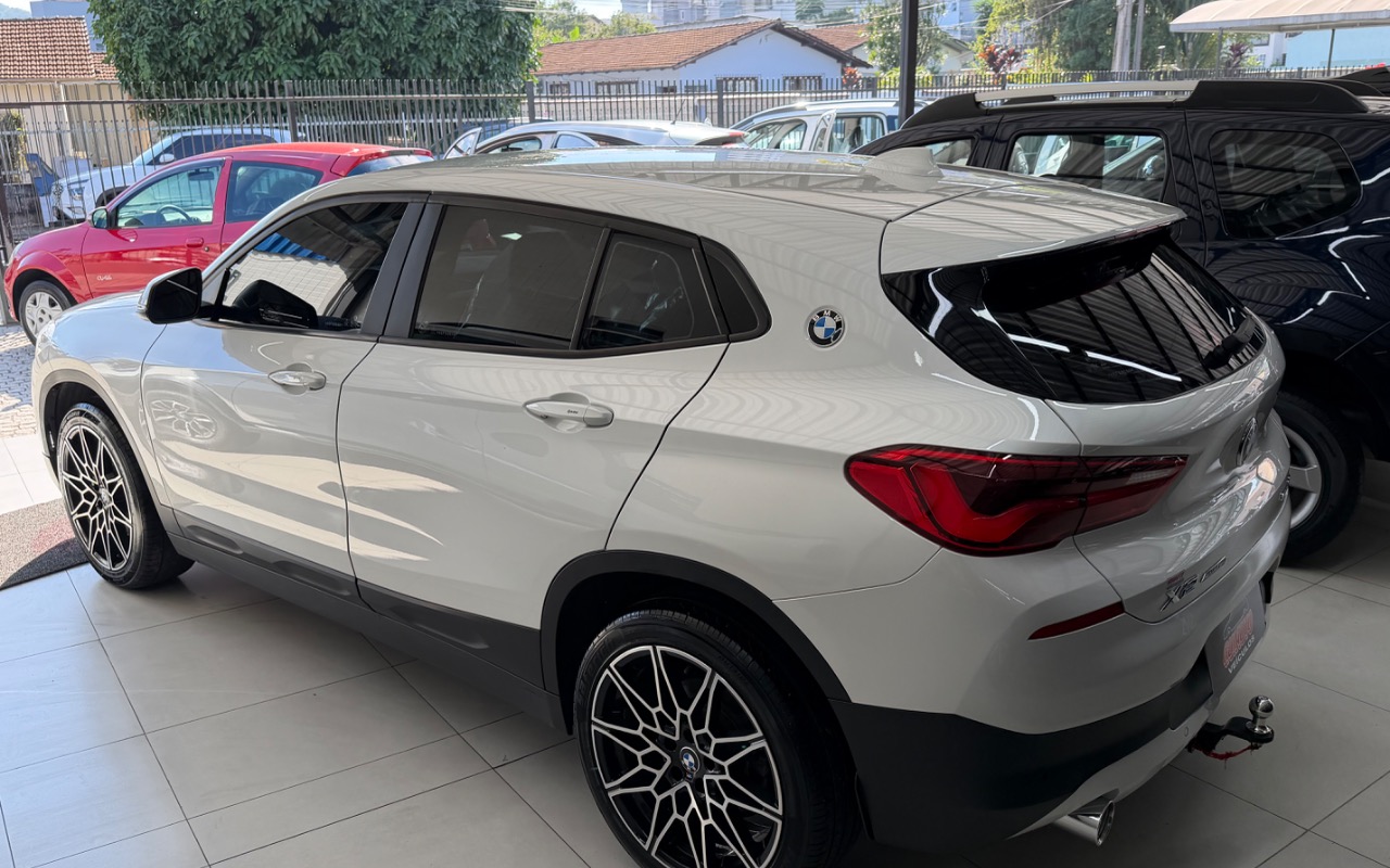 imagem-https://www.socarrao.com.br/sc-vehicle-images-prod/1015681/1776521156160-SU1HXzQ0NjAuanBlZw.jpeg