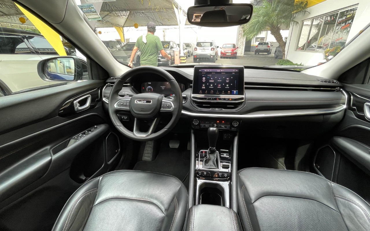 imagem-https://www.socarrao.com.br/sc-vehicle-images-prod/1015826/1776526067100-OTRhNTI1YTEtMTUyYi00YjJkLTgxYmItZjA5OGIxNzU1YmU1LmpwZWc.jpeg