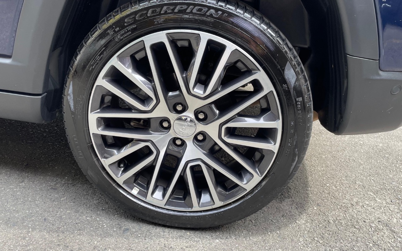 imagem-https://www.socarrao.com.br/sc-vehicle-images-prod/1015826/1776526067258-MGIxZTEyZDYtMGNjMy00YjY4LThlYzktNzIyMzRhOTViN2M1LmpwZWc.jpeg