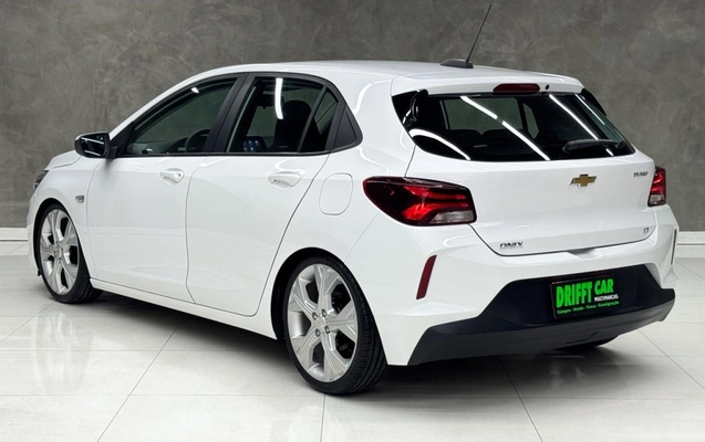 imagem-https://www.socarrao.com.br/sc-vehicle-images-prod/1015876/1776528511914-9_052240.jpg