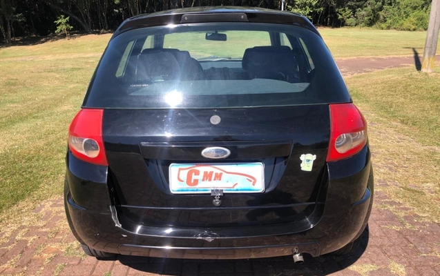 imagem-https://www.socarrao.com.br/sc-vehicle-images-prod/1015947/1777055797861-EhxNnJwmTvleDr1GFzbKcRzRn7KwC5Ch.jpg