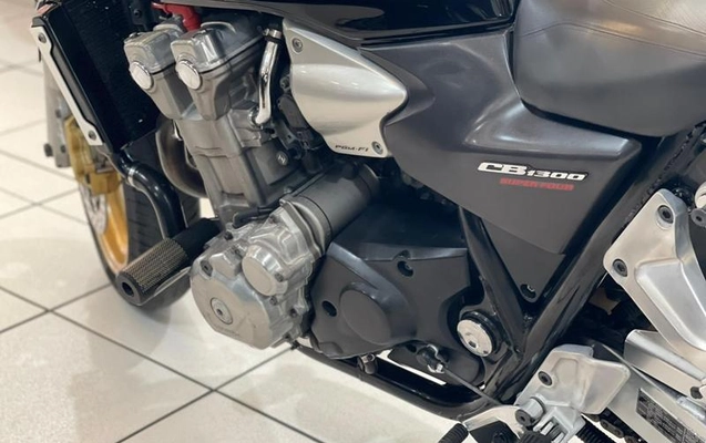 imagem-https://www.socarrao.com.br/sc-vehicle-images-prod/1016216/1790691843979-8003819_8_B_2c34aa898b.jpeg