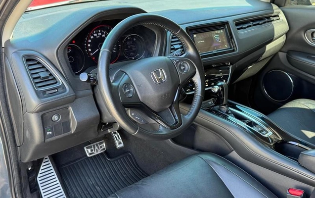 imagem-https://www.socarrao.com.br/sc-vehicle-images-prod/1016217/1788962171365-8008302_14_B_d7270fc6be.jpeg