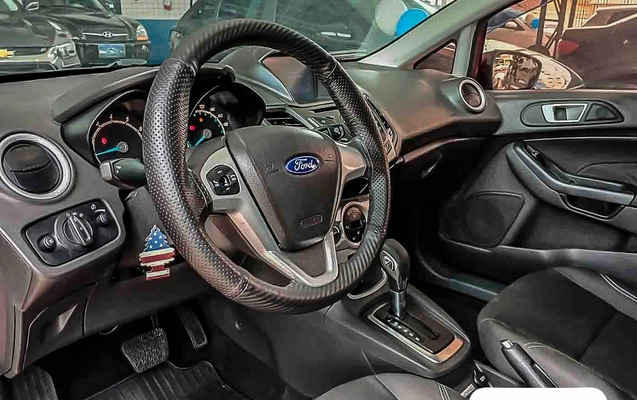 imagem-https://www.socarrao.com.br/sc-vehicle-images-prod/1016533/1776605513569-f886b7ff-611f-4d76-a36a-0984e7d125b0.jpg