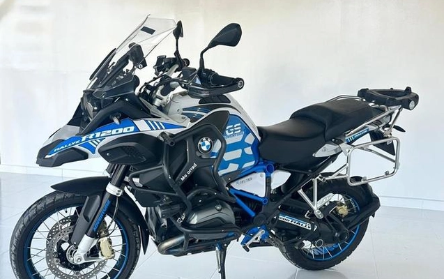 imagem-https://www.socarrao.com.br/sc-vehicle-images-prod/1016571/1789398300422-8000612_0_B_d9e1325e7c.jpeg
